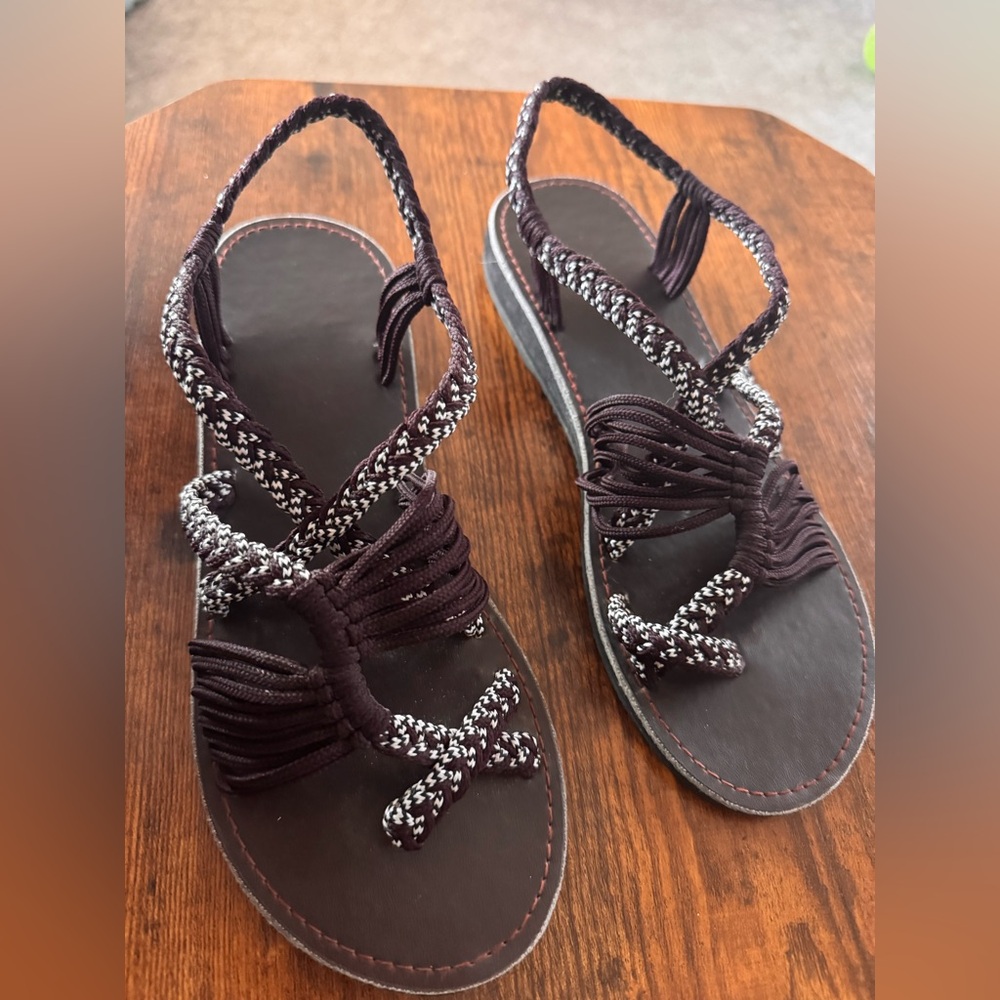 Source Unknown Black and White Braided Sandals